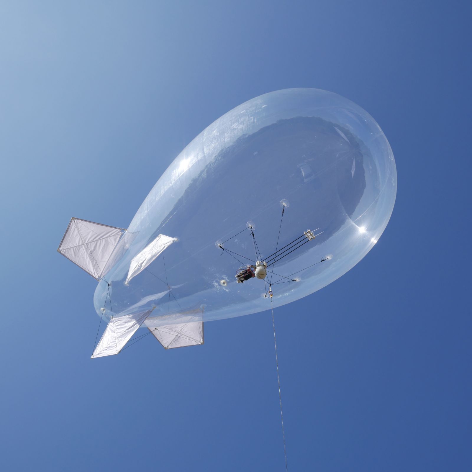 Tethered balloons, an innovative on-board video surveillance solution